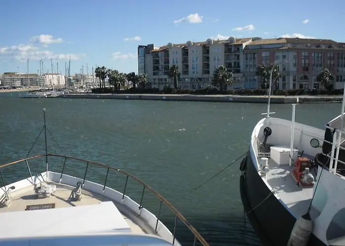 Πλωτό κατάλυμα Yacht, 23 Metres, A Quai.